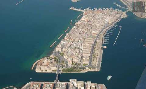 La bellezza nascosta di Taranto vecchia: una piccola isola abbandonata al degrado